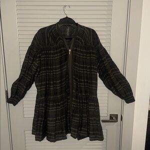 Anthropologie Green earth tone Plaid puff sleeve zipper front dress with lining.